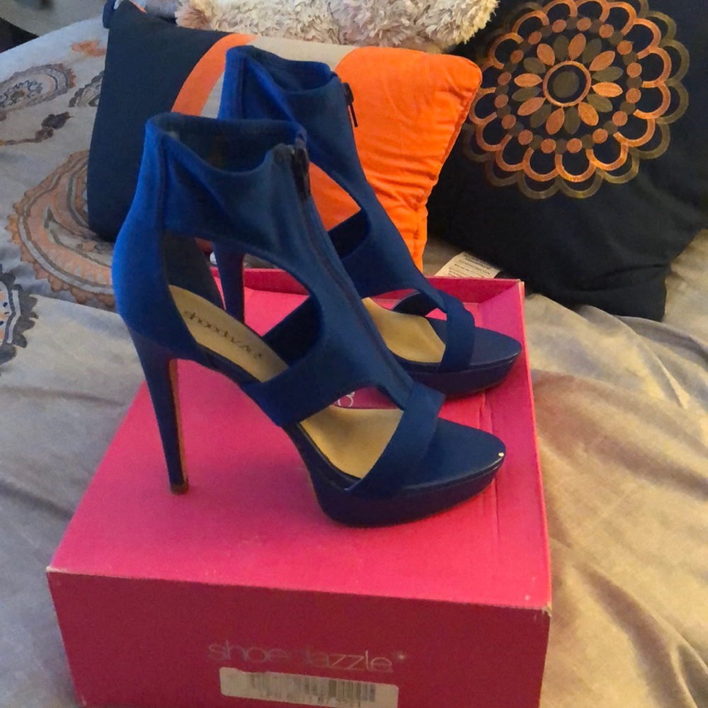 Heels - Picture 2 of 4